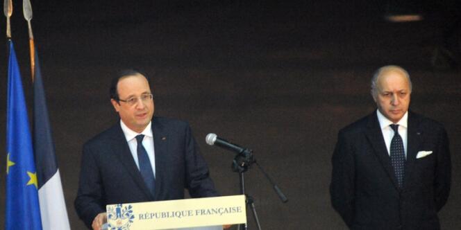 « Il n'est pas prévu que les plus grandes autorités françaises » se rendent à Sotchi, a déclaré Laurent Fabius dimanche.
