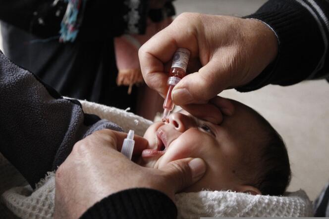 Campagne de vaccination contre la polio en Syrie, en novembre 2013.