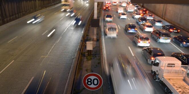 Le gouvernement a accédé à la demande de la municipalité parisienne : la vitesse sur le périph est réduite à 70 km/h depuis le 10 janvier, au lieu de 80 km/h auparavant. 