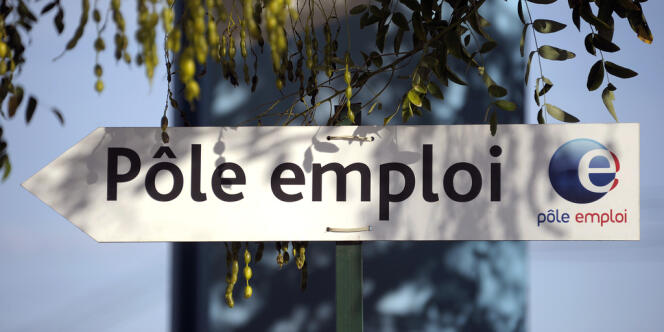 Panneau indicateur d'une agence Pôle emploi à Montpellier.