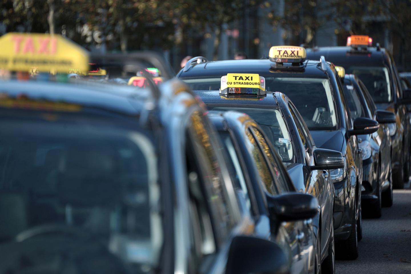 L'Etat encadre la concurrence des taxis