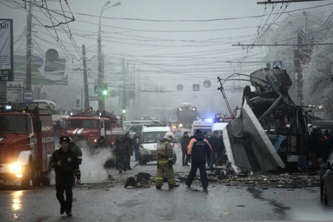 Une explosion dans un trolleybus a tué dix personnes à Volgograd, en Russie, lundi 30 décembre.
