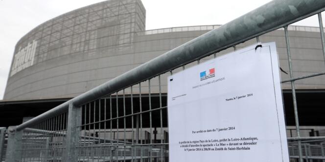 L'arrêté préfectoral interdisant le spectacle de Dieudonné, sur les grilles du Zénith de Nantes, a été annulé par le tribunal administratif de Nantes.