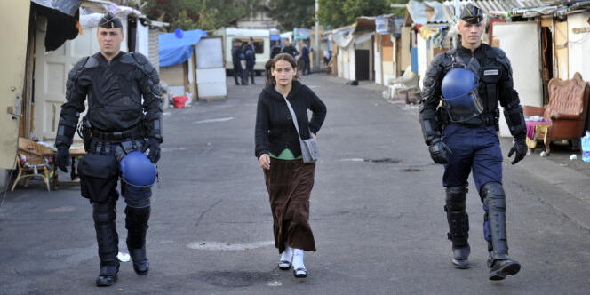 En 2013, le gouvernement a procédé à deux fois plus d'évacuations de campements de Roms qu'en 2012, avec près de 20 000 personnes concernées.