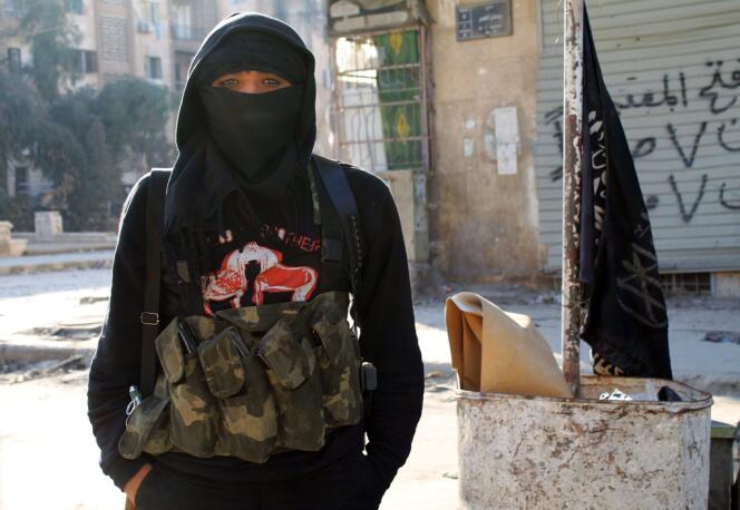Un combattant du groupe djihadiste Front Al-Nosra, en janvier à Alep.