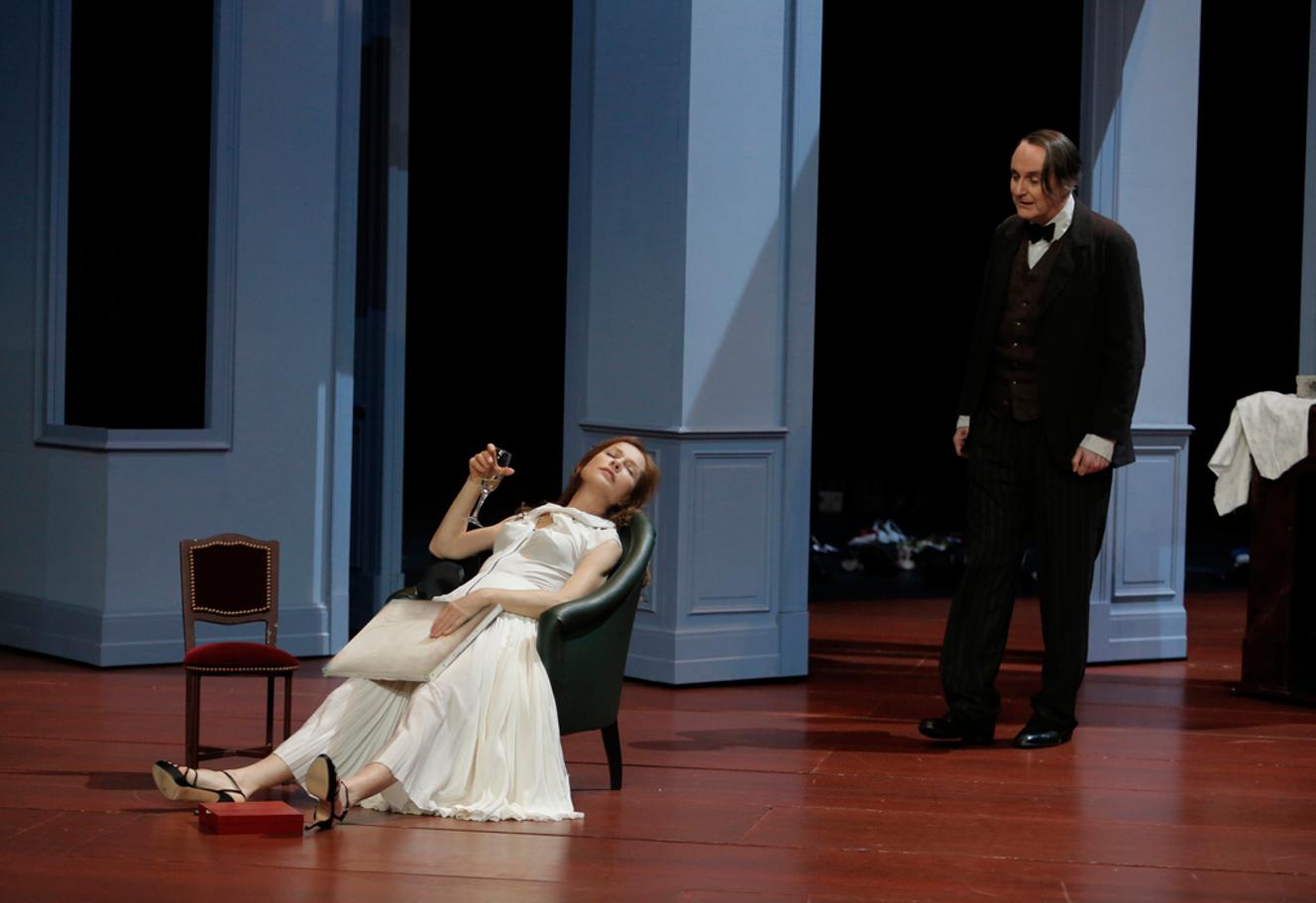 Exemple De Marivaudage Dans Les Fausses Confidences Le marivaudage chic d'Isabelle Huppert