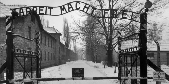 L'entrée du camp d'extermination d'Auschwitz.