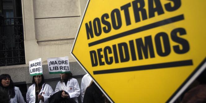 Une manifestation contre la proposition de loi contre l'avortement du gouvernement espagnol, à Madrid, le 23 janvier 2014.