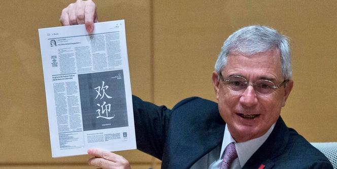 Le président de l'Assemblée nationale Claude Bartolone pendant une conférence de presse à l'ambassade de France à Pékin le 27 janvier.