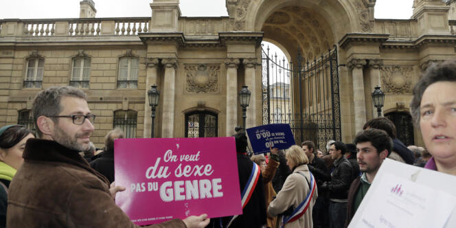 Manifestation contre le mariage pour tous devant le palais de l'Elysée, en 2013. 
