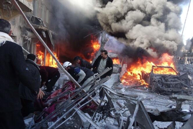 Bombardements meurtriers à Alep en Syrie, le 1er février 2014.