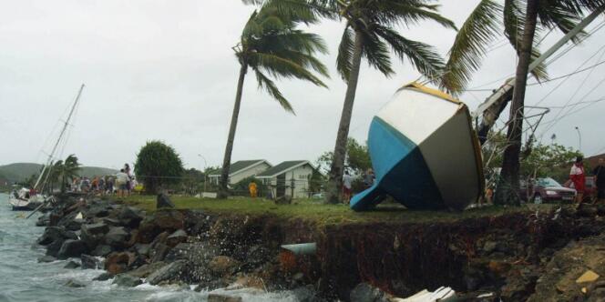 Après le passage du cyclone Erica, quai Jules-Ferry à Nouméa, en mars 2003.