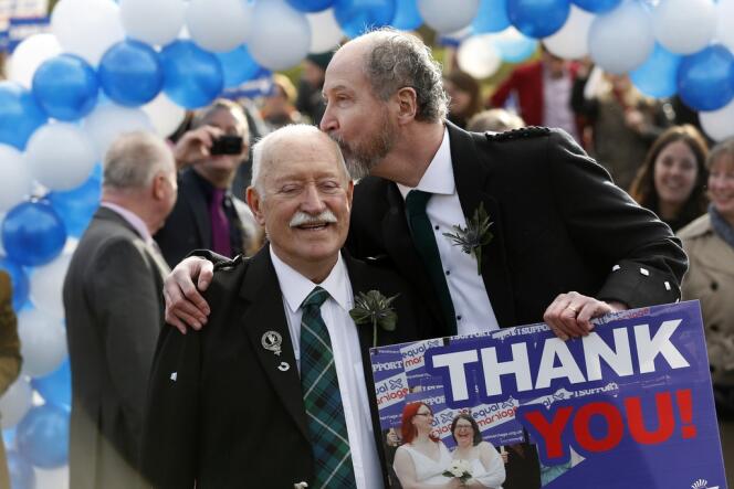 Larry Lamont et Jerry Slater, deux icônes du mouvement pour la légalisation du mariage homosexuel en Ecosse.