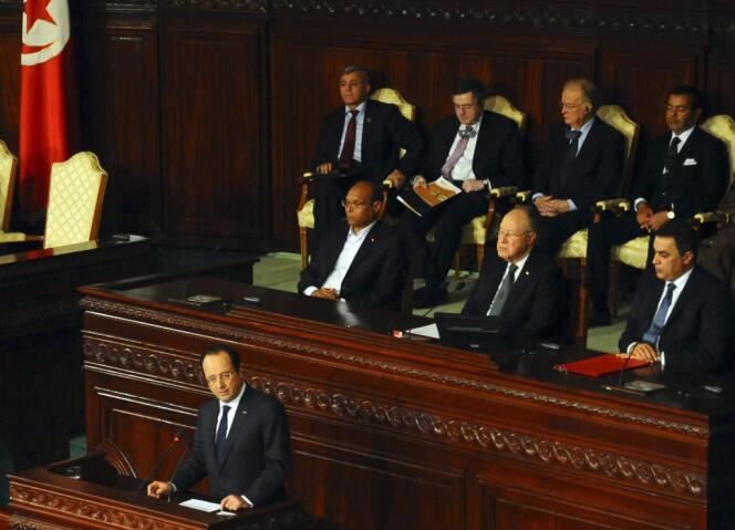 Le président français François Hollande lors de son discours à l'Assemblée, à Tunis, vendredi 7 février 2014, pour célébrer l'adoption de la nouvelle Constitution tunisienne.
