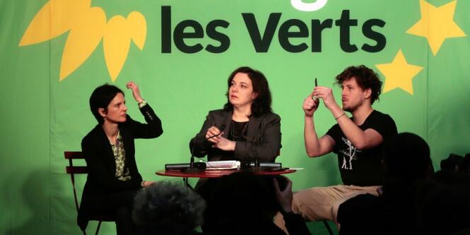 Emmanuelle Cosse (au centre), entourée de Sandrine Rousseau et de Julien Bayou, le 16 janvier.