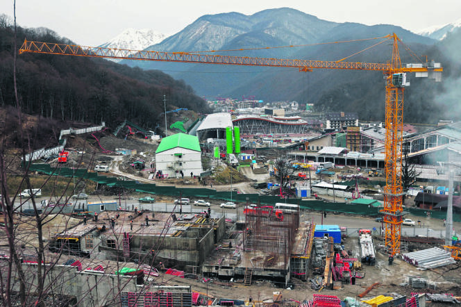 En février 2013, sur le chantier de la station de sports d'hiver qui accueille les épreuves olympiques de ski alpin. 