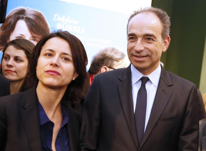 Jean-François Copé à la permanence de campagne de Delphine Bürkli, candidate UMP à la mairie du 9e arrondissement de Paris, le 12 février.