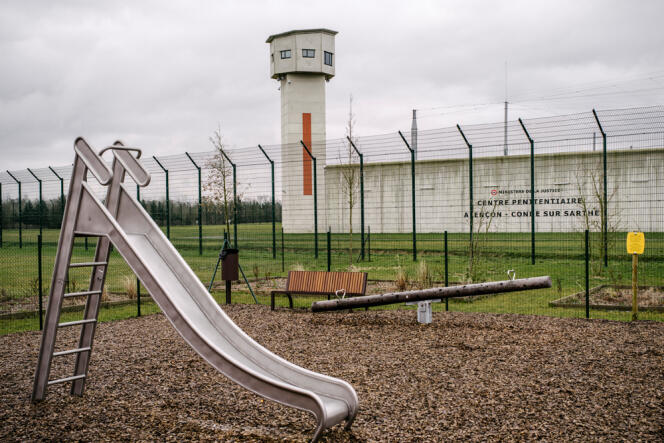Le centre pénitentiaire D'Alençon-Condé accueille 68 détenus condamnés à des peines longues et réputés, pour certains, difficiles.