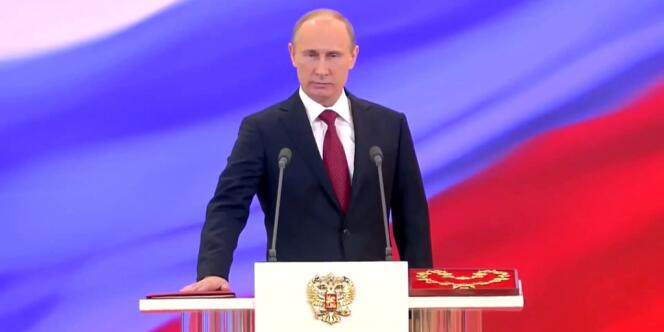 Au pouvoir depuis quatorze ans, Vladimir Poutine est à la tête d'une Russie aux structures industrielles rouillées, à la justice instrumentalisée, à la corruption métastasée.