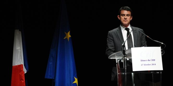 M. Valls a salué dans le public le cinéaste Alexandre Arcady, en disant avoir déjà vu son film 24 jours, la vérité sur l'affaire Ilan Halimi.