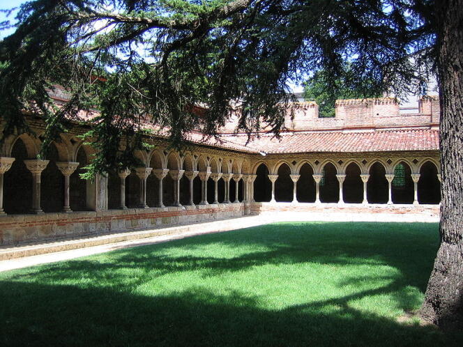 Le cloître de l'abbaye de Moissac. 