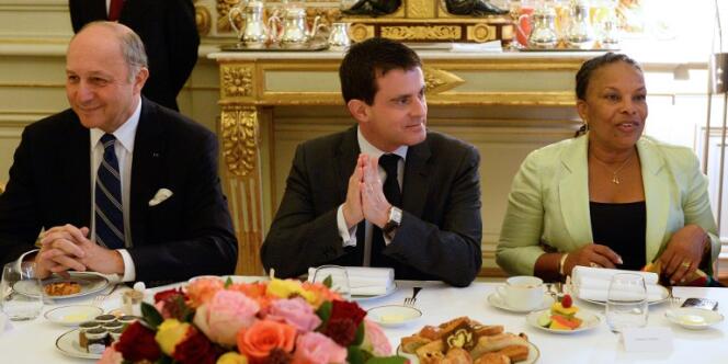 Laurent Fabius, Manuel Valls et Christiane Taubira lors du traditionnel petit-déjeuner de la nouvelle année organisé au ministère de l'intérieur, le 3 janvier.