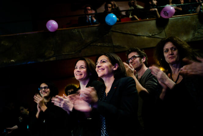 Anne Hidalgo, le 3 mars, lors d'un meeting de soutien à Pauline Véron, candidate socialiste dans le 9e arrondissement.