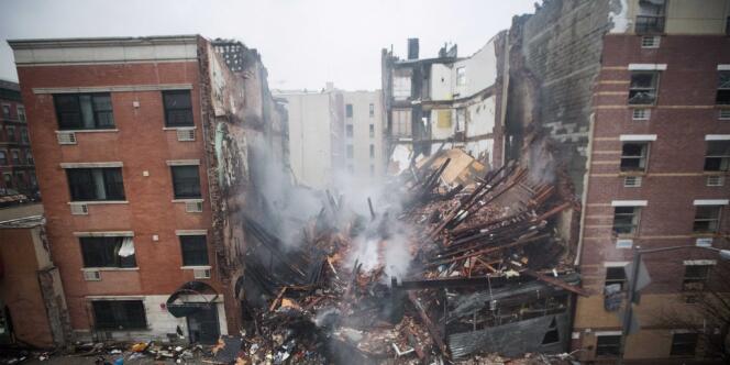 Deux immeubles se sont effrondrés, mercredi, dans le nord de Manhattan après une explosion liée à une fuite de gaz. Il y a plusieurs victimes et des personnes portées disparues.