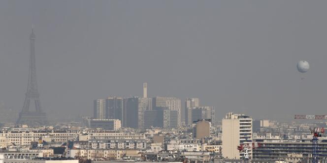Le nuage de pollution à Paris, jeudi 13 mars 2014.