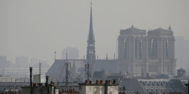 Paris dans un nuage de pollution, le 14 mars.