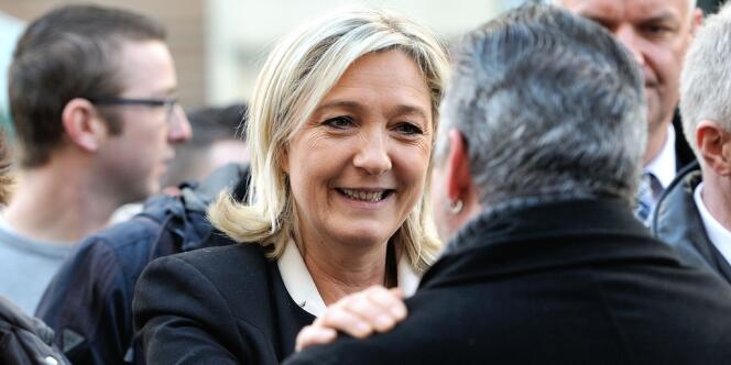 La présidente du FN Marine Le Pen à Carvin (Pas-de-Calais) le 8 mars.