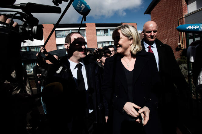 Marine Le Pen et Steeve Briois à Hénin-Beaumont le 23 mars 2014