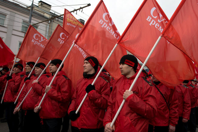 Des militants pro-Poutine lors d’une manifestation favorable à la politique russe en Crimée, le 15 mars à Moscou.
