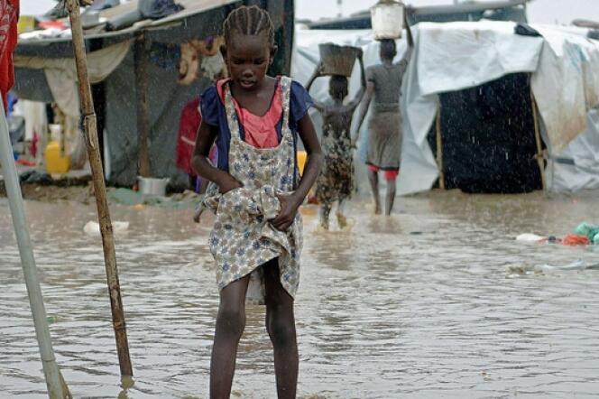Le camp de réfugiés de Tomping, à Juba, capitale du Soudan du Sud, la saison des pluies a commencé il y a un mois, multipliant les risques sanitaires déjà bien présents.