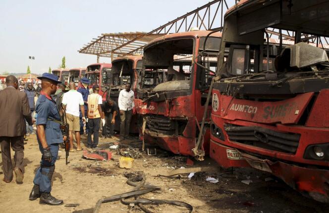 L'attentat à la bombe perpétré lundi 14 avril au matin dans une gare routière à 8 kilomètres au sud d'Abuja, en pleine heure de pointe, est le pire qu'ait connu la capitale nigériane jusqu'ici.