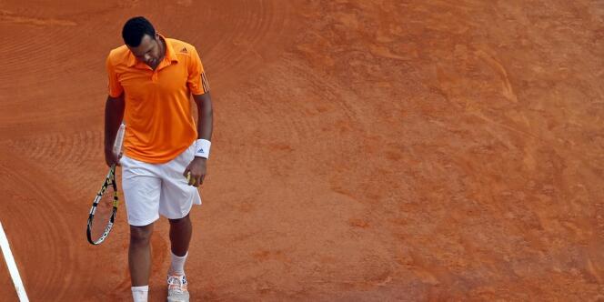Jo-Wilfried Tsonga a plié face à Roger Federer en quarts de finale du tournoi de Monte-Carlo, le 18 avril. 