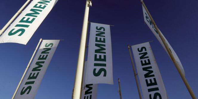 Le groupe allemand Siemens a adressé une simple lettre à l'industriel français Alstom afin de mieux cerner les risques financiers liés à un rachat d'Alstom énergie.