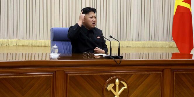 Kim Jong-un, dimanche 27 avril lors d'une réunion de la commission militaire centrale du Parti des travailleurs de Corée.