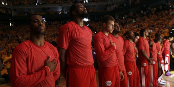 Les joueurs des Clippers ont revêtu un maillot sans inscription lors de l'échauffement.