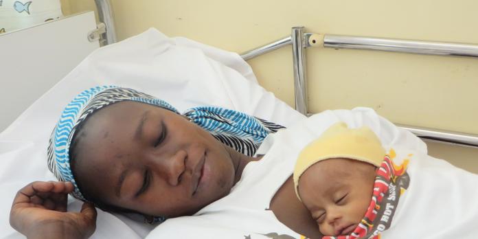 Au Senegal Des Meres Kangourous Pour Sauver Les Bebes Prematures