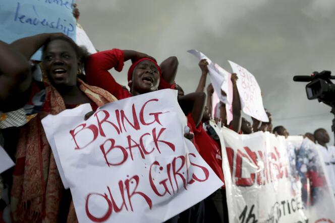 Manifestation à Abuja, capitale du Nigeria, le 30 avril pour la libération des lycéennes détenues par la secte islamiste Boko Haram depuis la mi-avril.