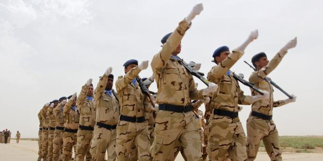 Des soldats irakiens lors de la célébration du 83e anniversaire de la fondation de l'armée de l'air irakienne.
