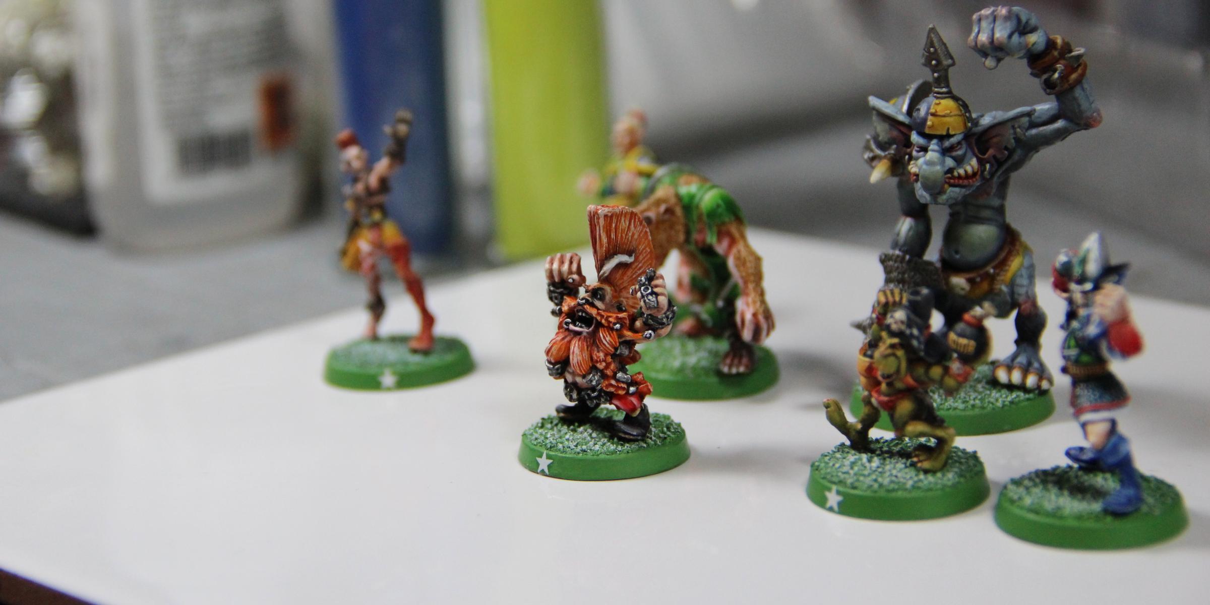 Plateau De Jeu .6 Parties Blood Bowl Le Casque Sanglant Games