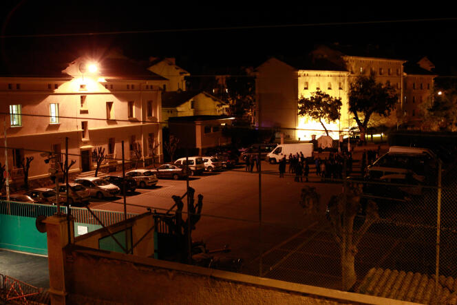 Une attaque à la roquette a visé la gendarmerie d'Ajaccio le 5 décembre 2013. 
