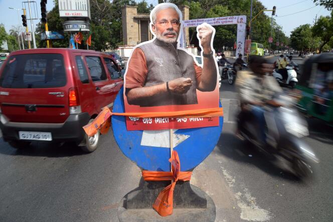 Affiche de campagne pour le candidat du BJP Narendra Modi dans l'Etat du Gujarat, le 16 mai.