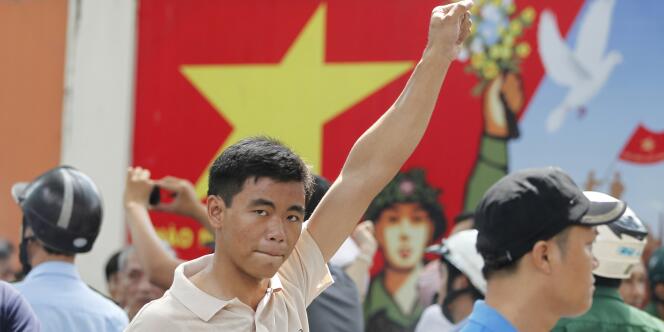 Un manifestant vietnamien, dimanche 18 mai. 