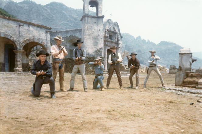 De gauche à droite : Yul Brynner (Chris Adams), Steve McQueen (Vin), Horst Buchholz (l’enfant), Charles Bronson (Bernardo O’Reily), Robert Vaughn (Lee), Brad Dexter (Harry Luck) et James Coburn (Britt), les sept mercenaires du film de John Sturges (1960).