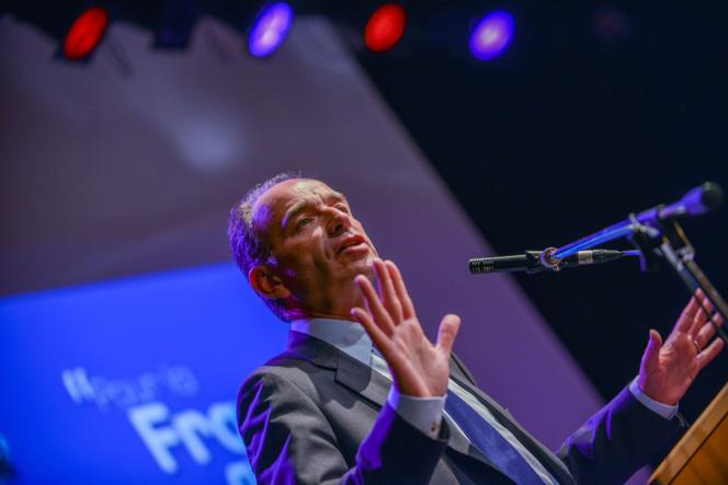 Jean-François Copé en meeting à Jaunay-Clan, le 20 mai.