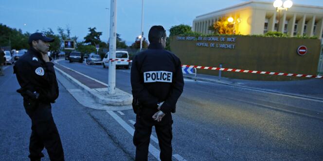 Hélène Pastor et son chauffeur ont été pris pour cible par un homme armé, le 6 mai, à la sortie du parking de l'hôpital de l'Archet, à Nice. Le chauffeur a succombé à ses blessures le 10 mai, et l'héritière monégasque est morte le 21 mai. 