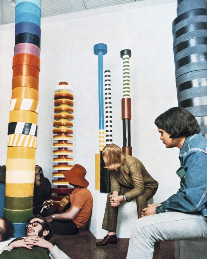 Installations pop en céramique (1967) d'Ettore Sottsass.